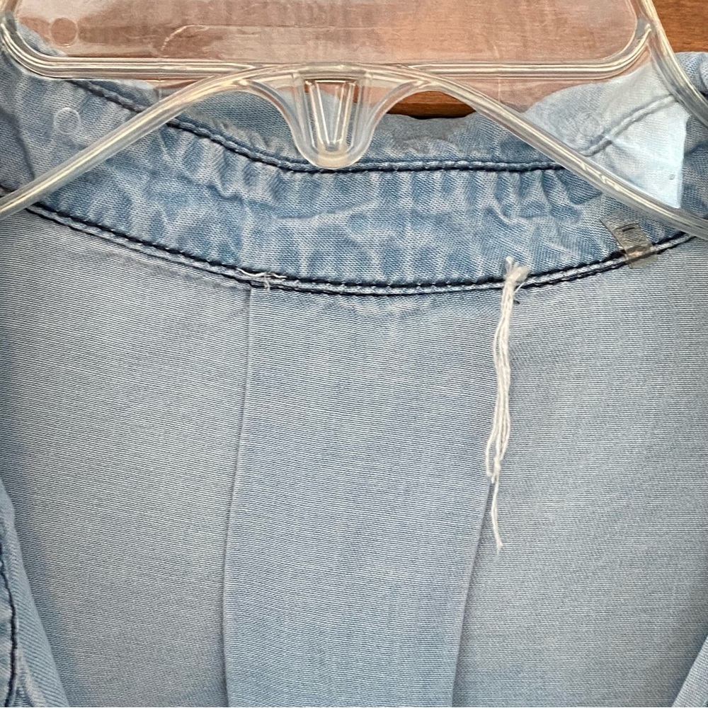 Boutique Cache Woven Blue Long Sleeve Button Down High Low Top Size Large - Picture 3 of 10